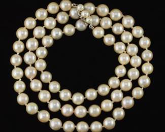 Ladies Gold and Pearl matinee Necklace