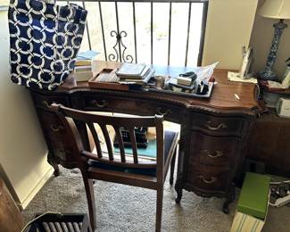 Sweet little desk or dressing table.