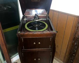 Antique Victrola 436345