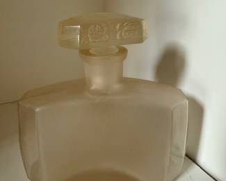 1910’s Hudnut 3 Roses Frosted Glass Perfume Bottle 