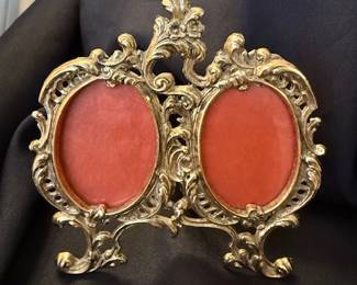 Antique dual oval picture frame