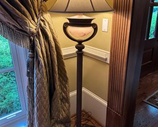 Floor lamp