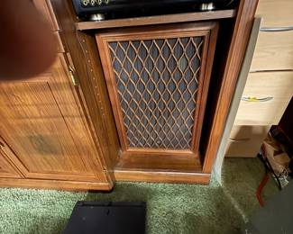 . . . complete with speakers