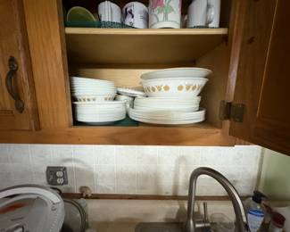 . . . Corelle set