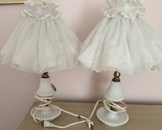 VINTAGE WHITE MILK GLASS HOBNAIL PAIR OF LAMPS
