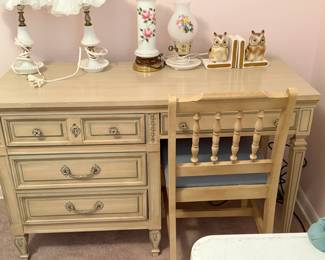 DIXIE BEDROOM FURNITURE DESK W/CHAR