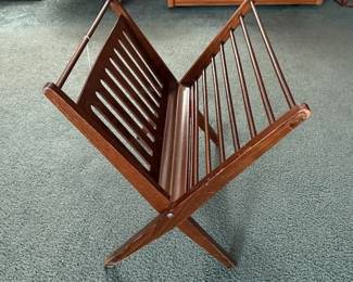 MID CENTURY MAGAZINE RACK