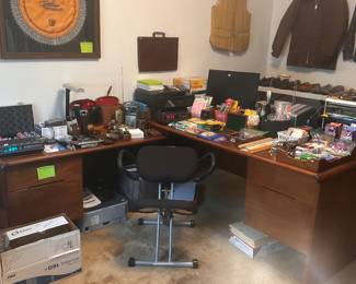 CORNER DESK SYSTEM