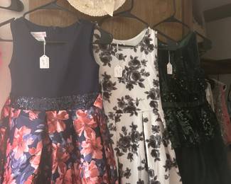 NICE GIRL'S CLOTHES