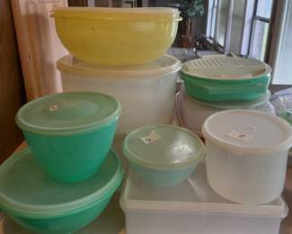 VINTAGE TUPPERWARE