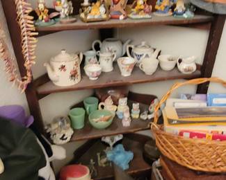 Lots of collectibles 