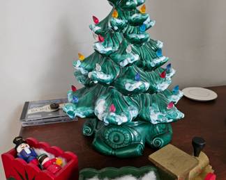 Ceramic lighted Xmas Tree Vintage