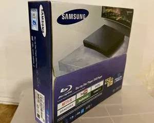 Samsung Blu-ray Disc Player DVD Player with Wireless LAN and 250+ Apps - BRAND NEW