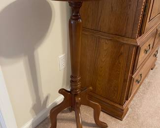 MABLE TOPPED PLANT STAND