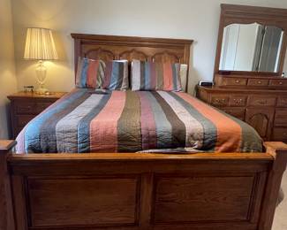 BEAUTIFUL LEXINGTON BED