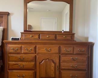 LEXINGTON DRESSER WITH MIRROR