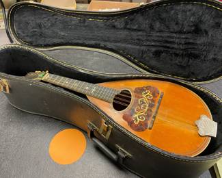 Washburn Bowl-back Mandolin in Original Case!