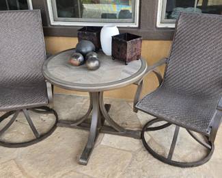 Patio table & 2 chairs