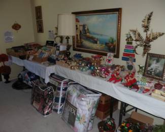 Books, Pamphlets, Comforters, Christmas Decor, Lamp, Frames, Art, Wall Hanging etc.