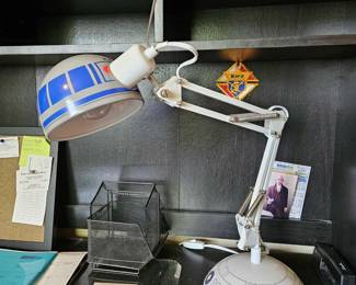 R2d2 desk lamp