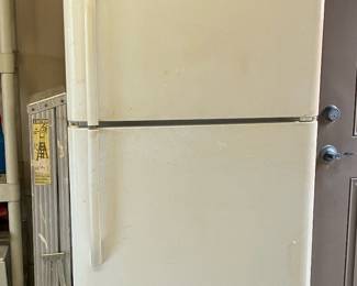 Frigidaire Refrigerator 