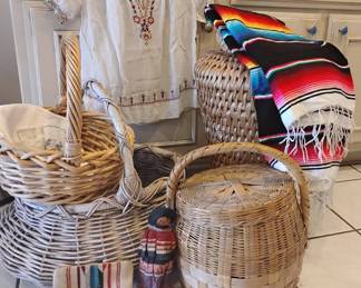 AS201Baskets And Blankets