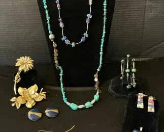 AS186VCostume Jewelry With The Blues