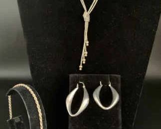 AS119VSophisticated Silver Jewelry