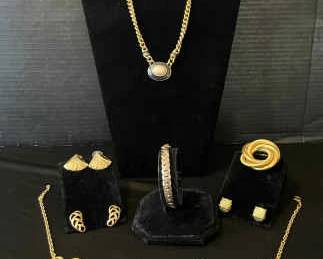 AS184Chunky Costume Jewelry