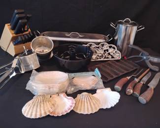 AS196Vintage Cookware And Farberware Knives