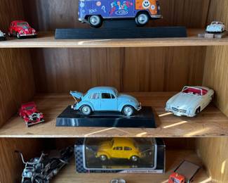 Assorted VW collectibles 