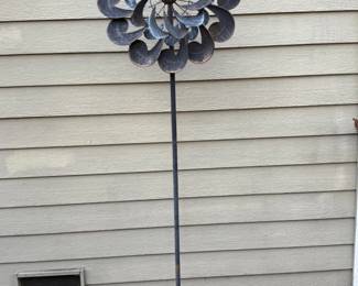 7 DecorativeOutdoorMetalWindmill