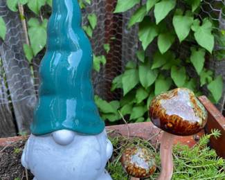 10 GnomeMushroomGardenDecor