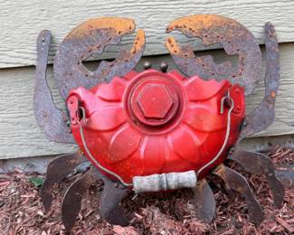 52 MetalCrabwRedTinCanHandleGardenArt