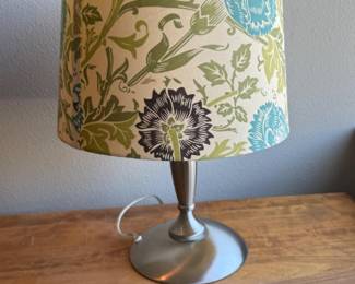 16 MetalTouchBaseTableLamp