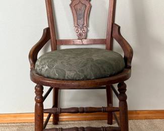 11 AntiqueWoodSideChairwCushion