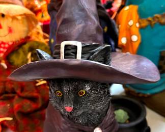  Cat and Light Up Cauldron