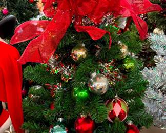 Pre-Lit Holiday Tree
