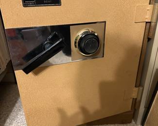 #36 - $100 - Montgomery ward safe 23tx17.5wx16d
