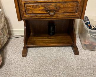 #41 - $140 - 2 - Solid oak side tables 23tx20wx15d
