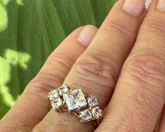 #86 - $150 - 10kt gold ring with CZ stones. Sz 6 1/2
