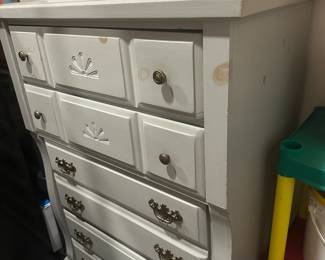 #55 - $90 - 5 - drawer grey dresser 46tx34wx18d
