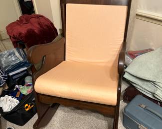 #45 - $120 - Rocking chair oak 43tx21wx28d
