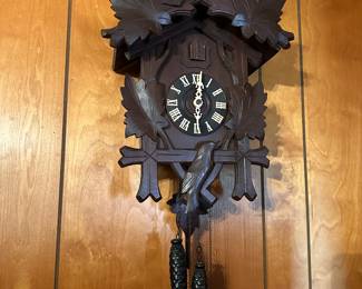 #6 - $200 - Vintage Coocoo clock 17tx13w
