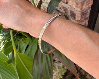#116 - $900 - 14kt white yellow & rose gold -  2 3/4" opening - 18.12 grams 
