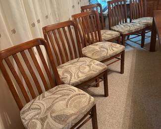 #22 - $400 - Solid oak 6 chairs 2 arms
