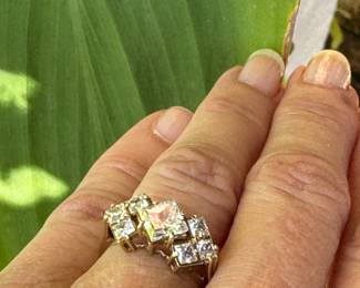 #86 - $150 - 10kt gold ring with CZ stones. Sz 6 1/2