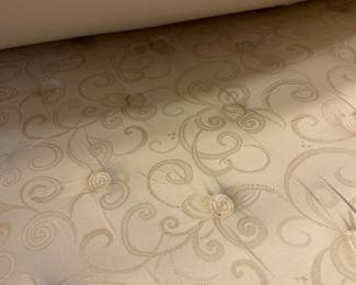 #29 - $150 - Queen bed with select comfort ultra series mattress