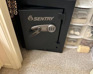 #47 - $250 - Sentry combination safe TC8-331 28tx21.5wx18d
