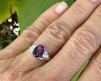#102 - Amethyst & diamond ring. 10kt white gold. size 7 - 2.0 grams.